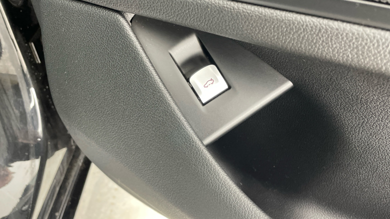 BMW 7 Series 740e Exclusive 4dr Auto Saloon